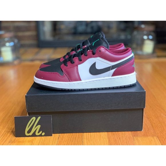 Size 5y Air Jordan 1 Low "Beetroot" - Picture 1 of 5